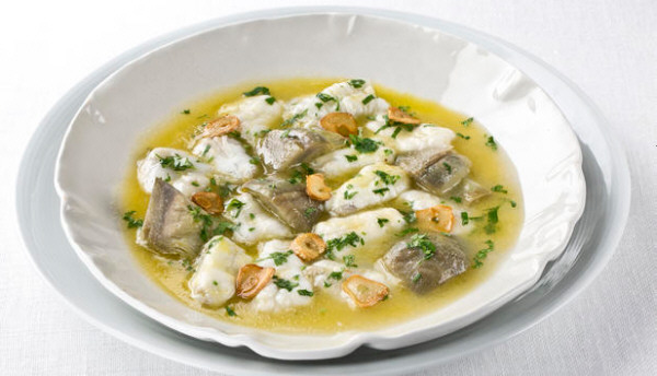 Cocochas de bacalao al pil pil con alcachofas