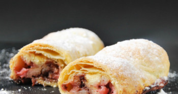 Strudel de pera, fresón y chocolate